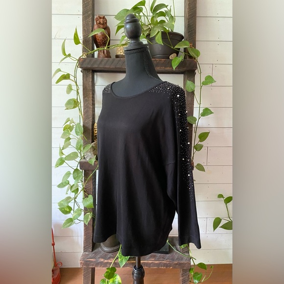 Calvin Klein: Black Relaxed Embellished Sweater - Picture 16 of 17